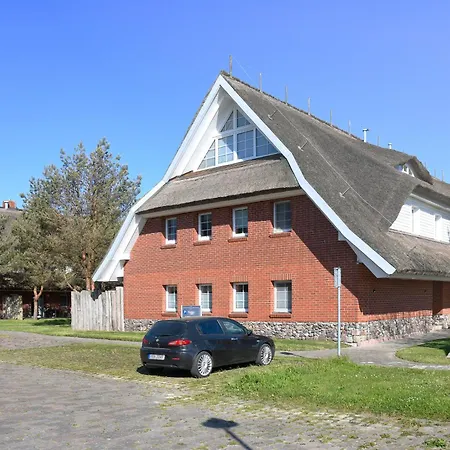 Am Gutspark Drankse Weissdorn Dranske