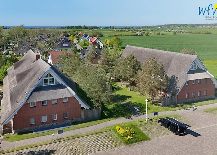 Am Gutspark Drankse Weissdorn Dranske