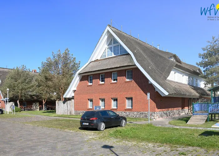 Am Gutspark Drankse Weissdorn Dranske